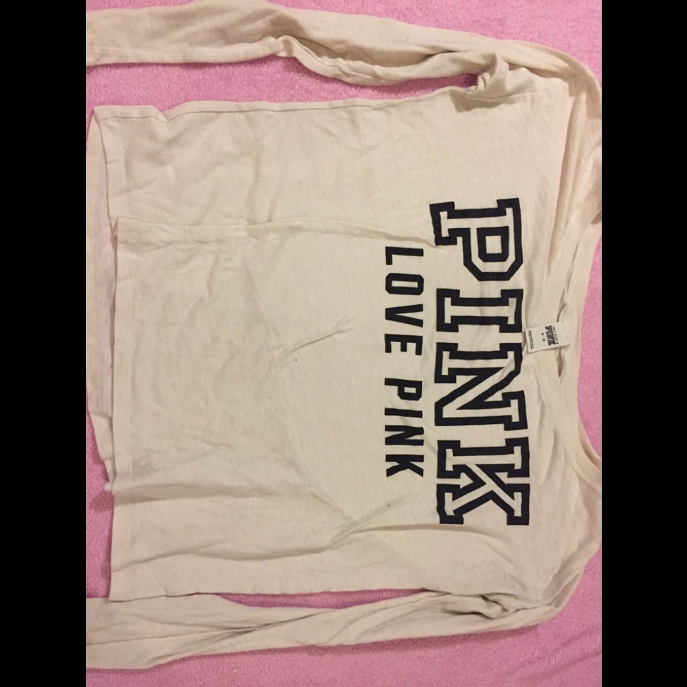 No stains, worn a few times, seams not distressed